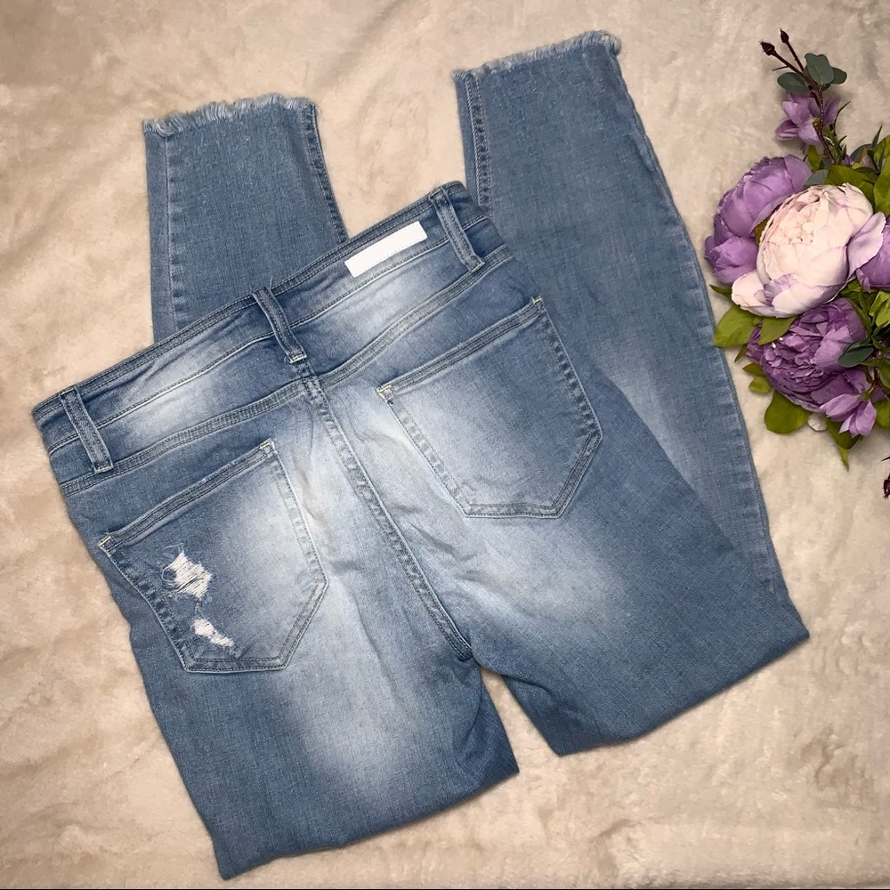 Cello High Rise Distressed Jeans Size 7 - Picture 3 of 10